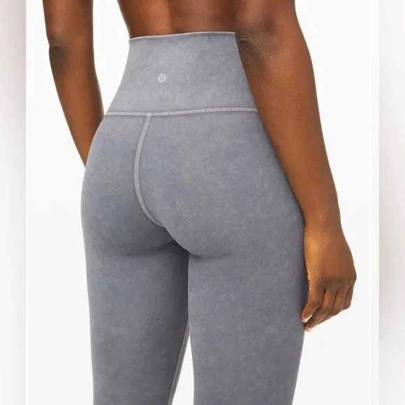 Lululemon Wunder Under High-Rise Tight *Snow Washed 28"
Washed Luna Size 4 - Picture 2 of 14